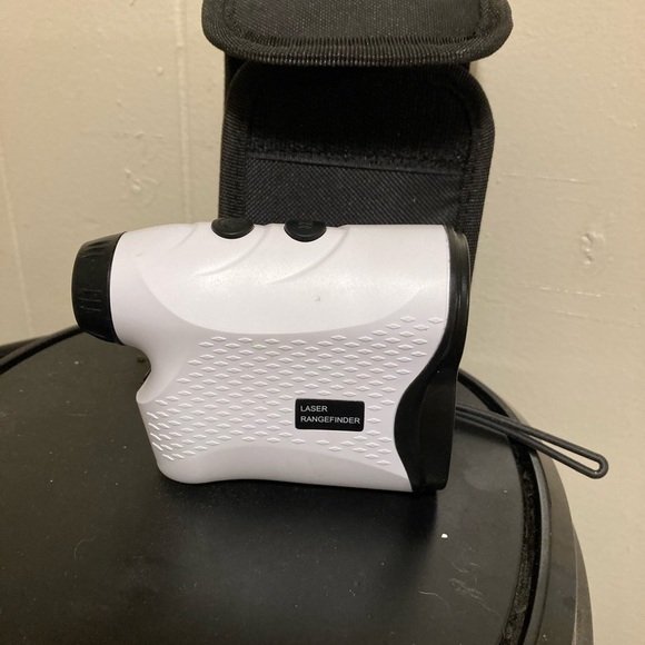Golf/hunting range finder -near mint- - Picture 2 of 5
